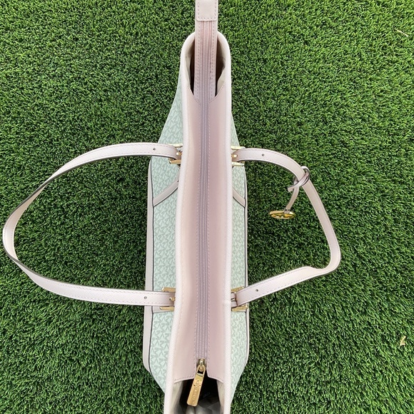 Michael Kors Shoulder Bag - Picture 6 of 7